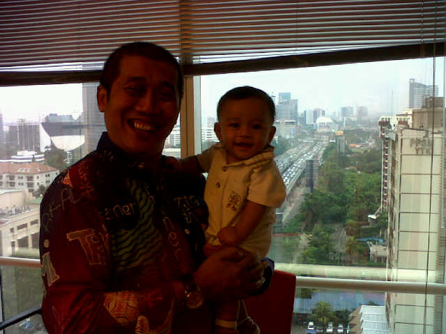 Andik bersama kek <a href="/JamilAzzaini/">Jamil</a> ketika acara mba <a href="/NuningWidowati/">#mompreneur</a> cc. <a href="/SofieBeatrix/">Program 3 in 1</a>