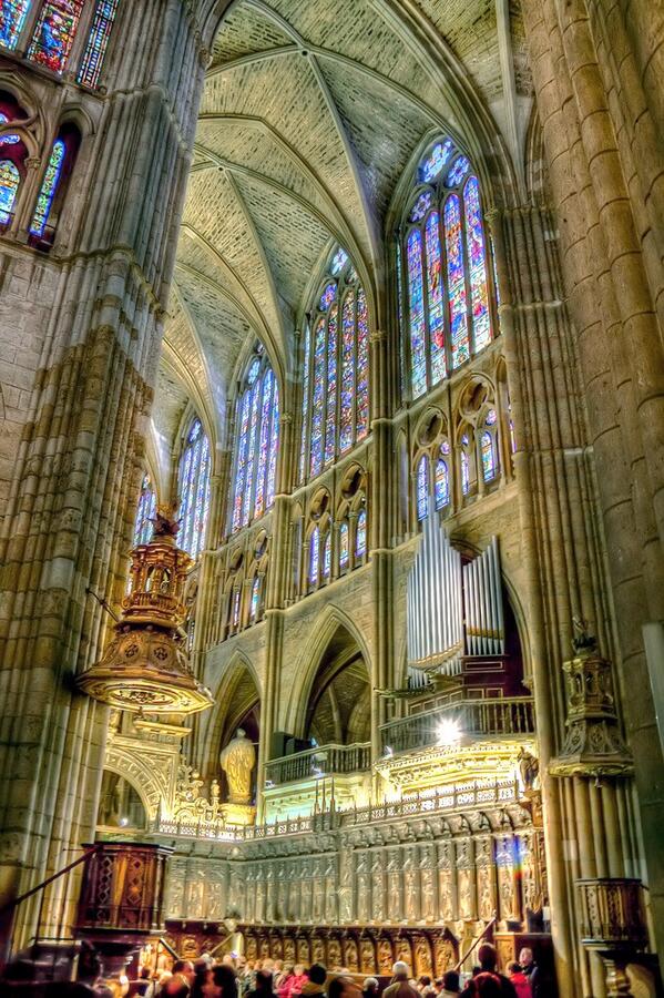 _Paisajes_'s tweet photo. Interior de la Cátedral de #Leon #Spain #Belleza http://t.co/7I8IaFFpfv