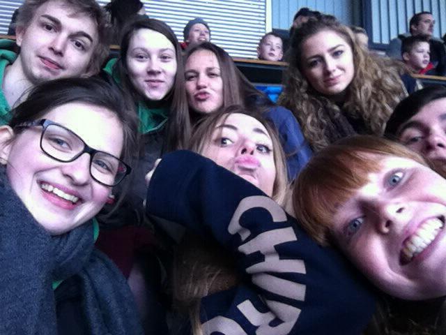 annelies_18's tweet photo. Wij willen nog eens op het scherm! Chiro Budingen! #stvv http://t.co/fXoLNXDSw0