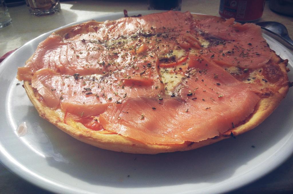 MelonDesire's tweet image. Lugares que hacen que todo sepa más rico..de lo mejor en plena plaza de #soller #circuloSollerense #pizzaSalmon