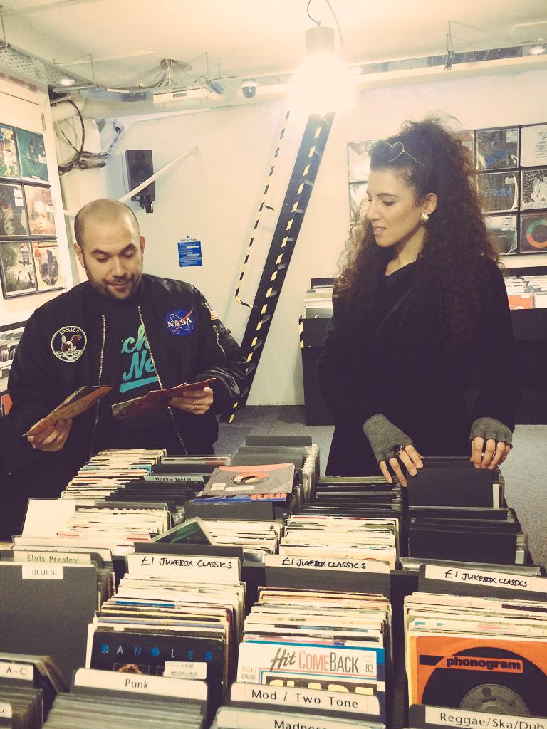 imSarahHarrison's tweet photo. This was fun @Rosenbergradio! I'm hooked #7inchLife #PauseIfApplicable 😄🙈 see you soon framily! http://t.co/gQhOjWgbOd