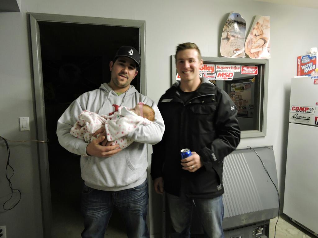 aerickson06's tweet photo. Happy Birthday @Whiteowl89 hope your feeling like a champ today! #tenlovesshopparties #uncle http://t.co/tS8wX7MneQ