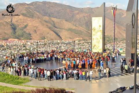 NucleoVictoria's tweet photo. cierre 40 Aniv. Monumento de la Juventud @sinfolavictoria  @SoyFundamusical @SistemaAragua #ElSitemaCumple40 http://t.co/SLwCIyQKzv