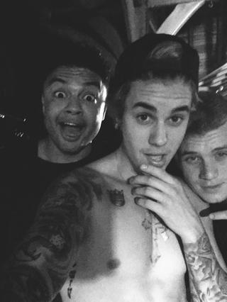 iqbaal_raja's tweet photo. Check out @justinbieber on @shots celebrating his birthday! #HappyBirthdayJustinBieber http://t.co/NHLxQ29Meh http://t.co/6OFLIJPoYr