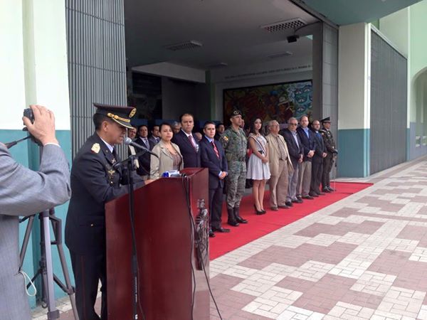 ReinaDeLoja's tweet photo. #Domingo Cívico Conmemorando la Batalla de Tarqui, 110 años Club Rotario y aniversario de la Casa de la Cultura #Loja http://t.co/FMnYybZ7Bn
