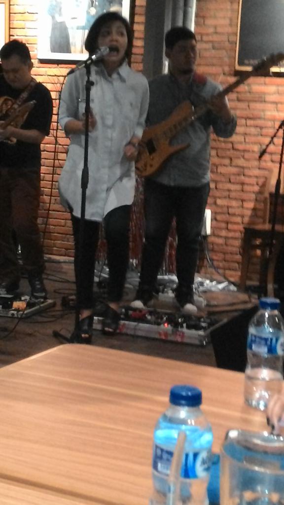 JazzKemayoran's tweet image. @Lanithebees @LaniEleonora at KJK Gathering tonite....