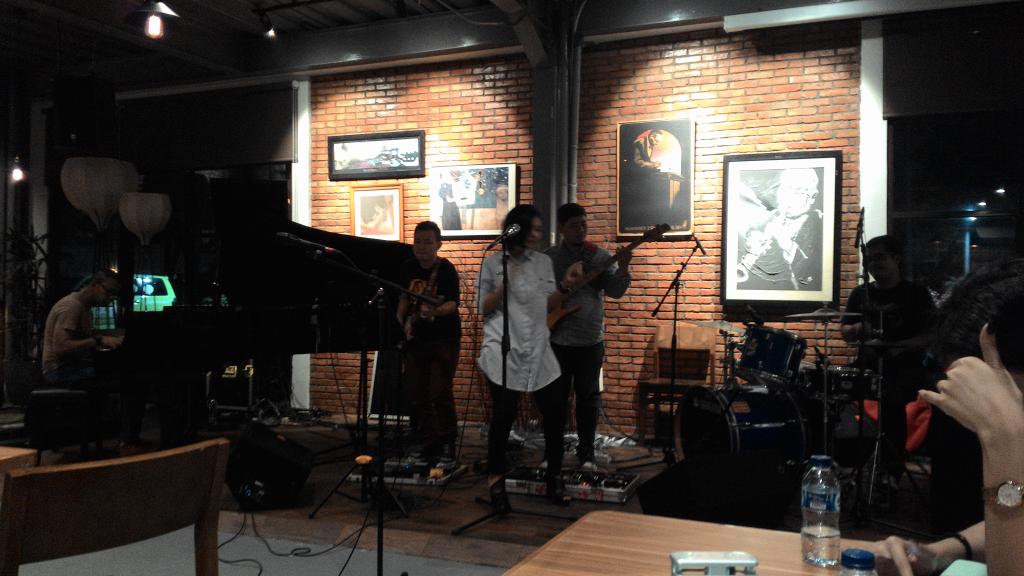 JazzKemayoran's tweet image. @Lanithebees @LaniEleonora at KJK Gathering tonite....