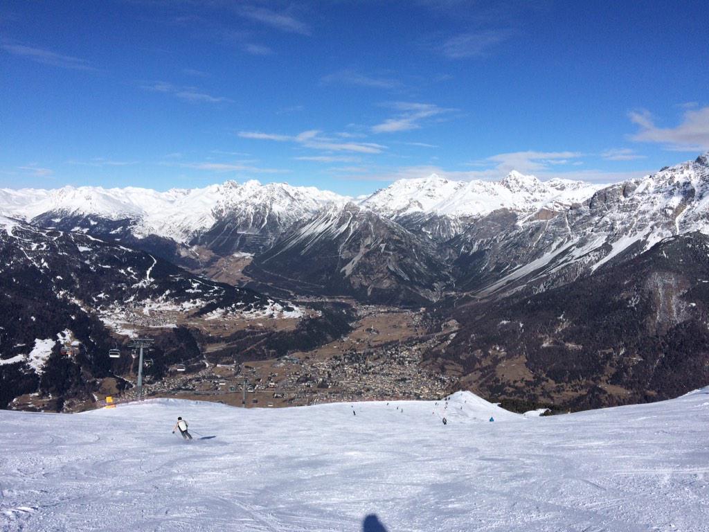 BeatriceBarni's tweet photo. Bormio dovrebbe essere sempre così 🙌 http://t.co/fduQx7EXOl
