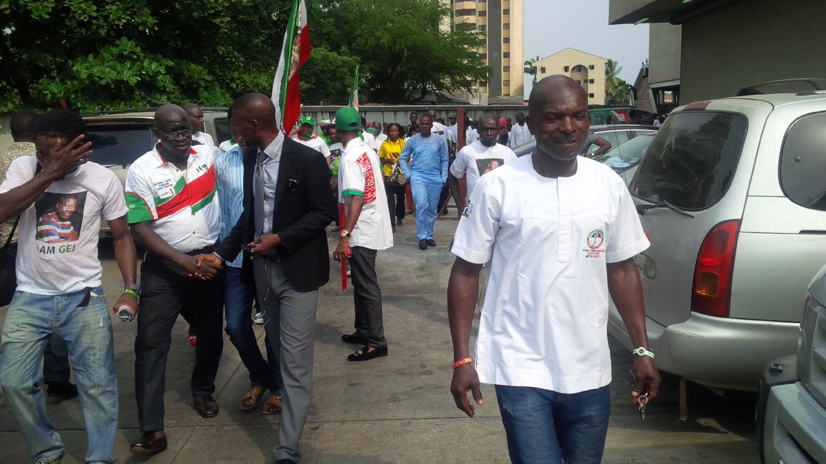 View image on Twitter