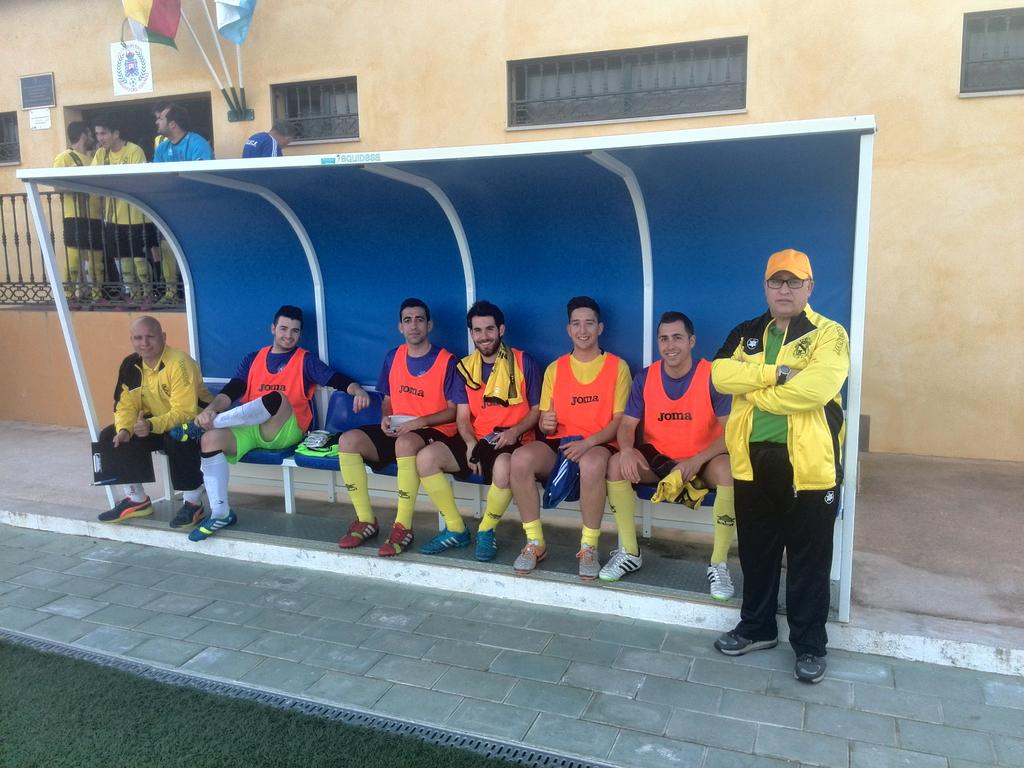 Begijar_CF_1975's tweet photo. Equipo inicial @Begijar_CF_1975 @jose_gaviota @JaenenJuego @Deportes9LaLoma http://t.co/Y9tEus66X5