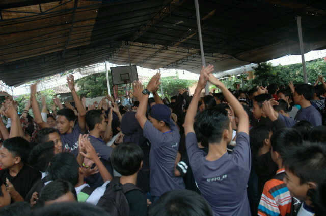 Deriesartriw_'s tweet photo. Put your hands up guys!! cc; @Galaxy_49 http://t.co/9BZwkgsVOG