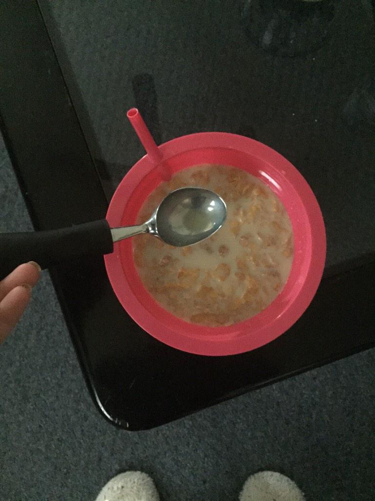 LoPrestiJessica's tweet photo. The struggle in college is real right now! #nocleanspoons http://t.co/nYJ1dOZnHX