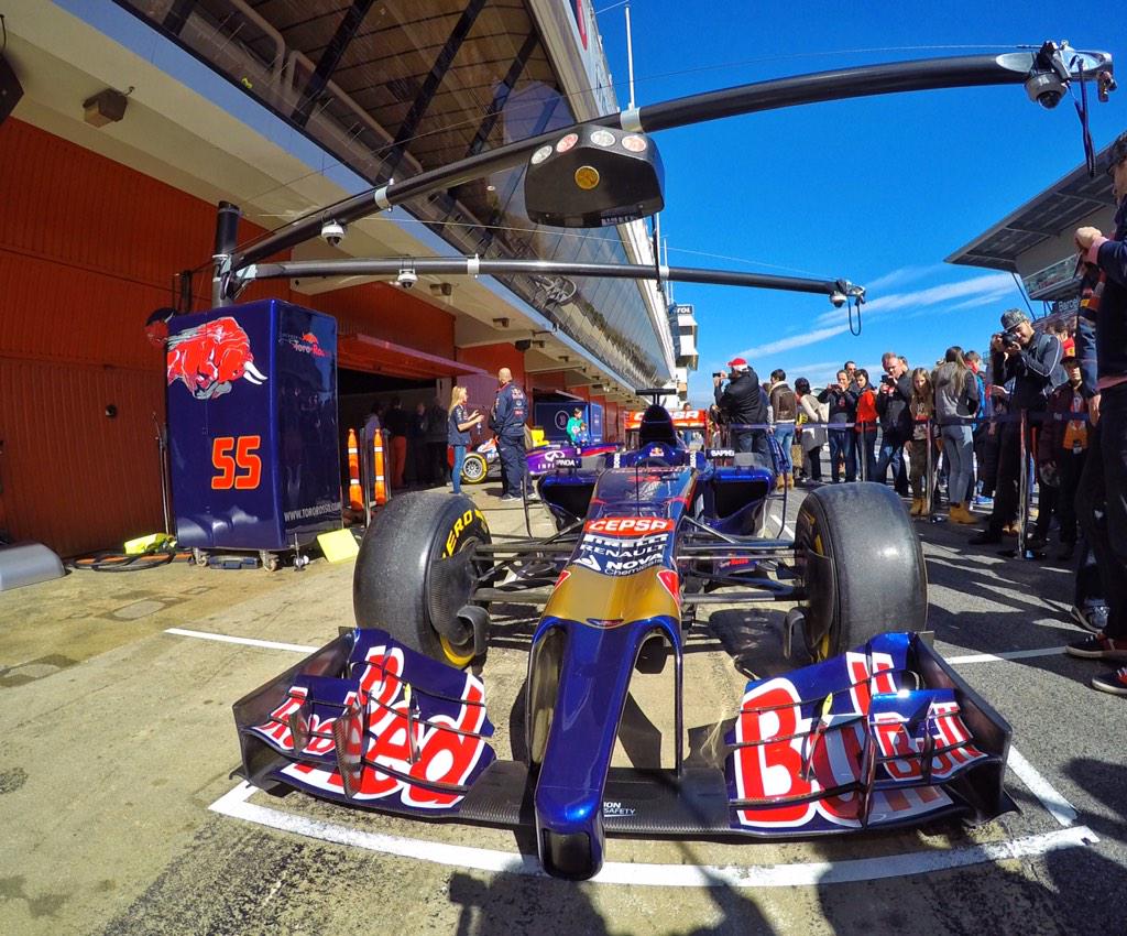 Pablo_M_M's tweet photo. @Pablo_M_M: #Barcelona #F1 #pitwalk #tororosso #GoPro http://t.co/A4iXp0dnls