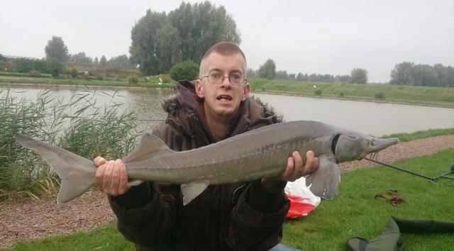 priscillamami's tweet photo. LEKKER WEZE VISSE MET ME SGAT HIJ HEEF EEN GROTE HAAI GEVANGE BIJNA NET ZO GROOT ALS ZE PIK HAHAHAHHAHAHAHAHAHAHAHA http://t.co/GliZvbNzW7