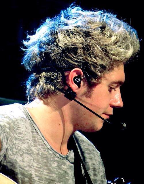 appreciationjh's tweet photo. NIALL'S SIDE PROFILE APPRECIATION TWEET http://t.co/vPwmIi3jy2