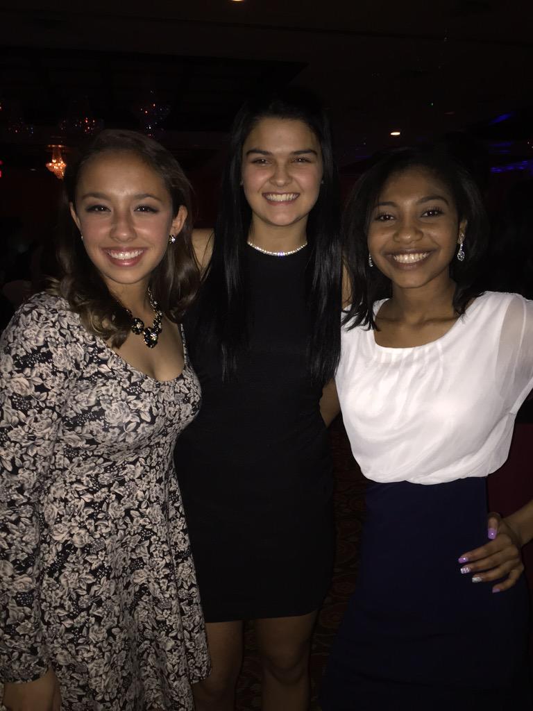 EmilymRayann's tweet photo. Last night 😊 http://t.co/pVCPCSeyE7