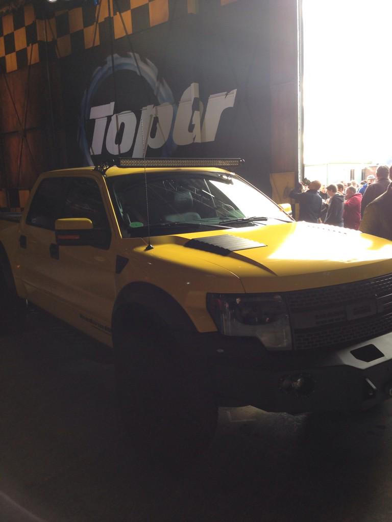 j99mud's tweet photo. @JeremyClarkson @MrJamesMay @RichardHammond I'd recommend watching tonight's topgear! #rescueHammond http://t.co/hBRX7ciVOy