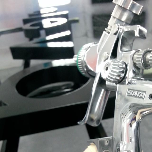 pjpaints92's tweet photo. "@SATA_DanAm: Love the look of this gun standing over its work! #SATA #Sataforlife #refinisherporn http://t.co/HO3Ges7SWN"   my photo :)