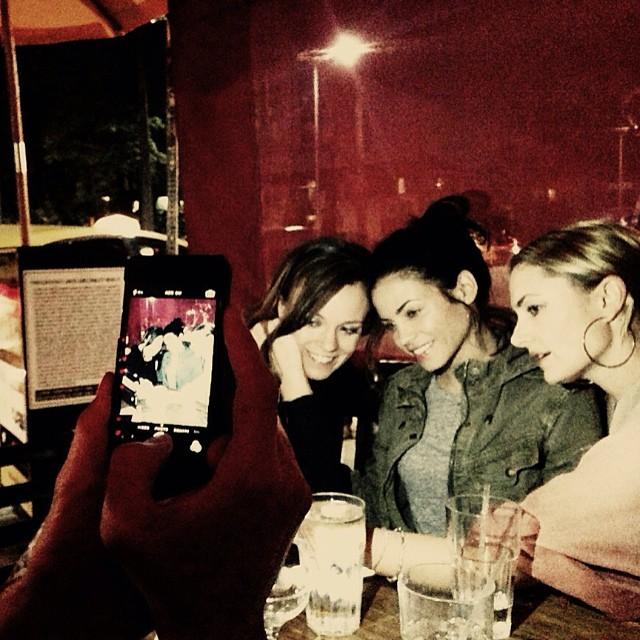 WitcheesBrasil's tweet photo. SINTO CHEIRO DE RENOVAÇÃO! @rachelboston @jennaldewan @auntwendythecat @danielditomasso #RenewWitchesOfEastEnd http://t.co/xoBxO66MYs