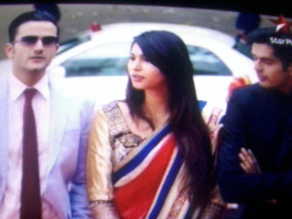 calligralife's tweet photo. @shamatanchan @RohanGandotra26 @SalathiaSahil we'll miss u guyz :'( http://t.co/9bXHZTHqRT