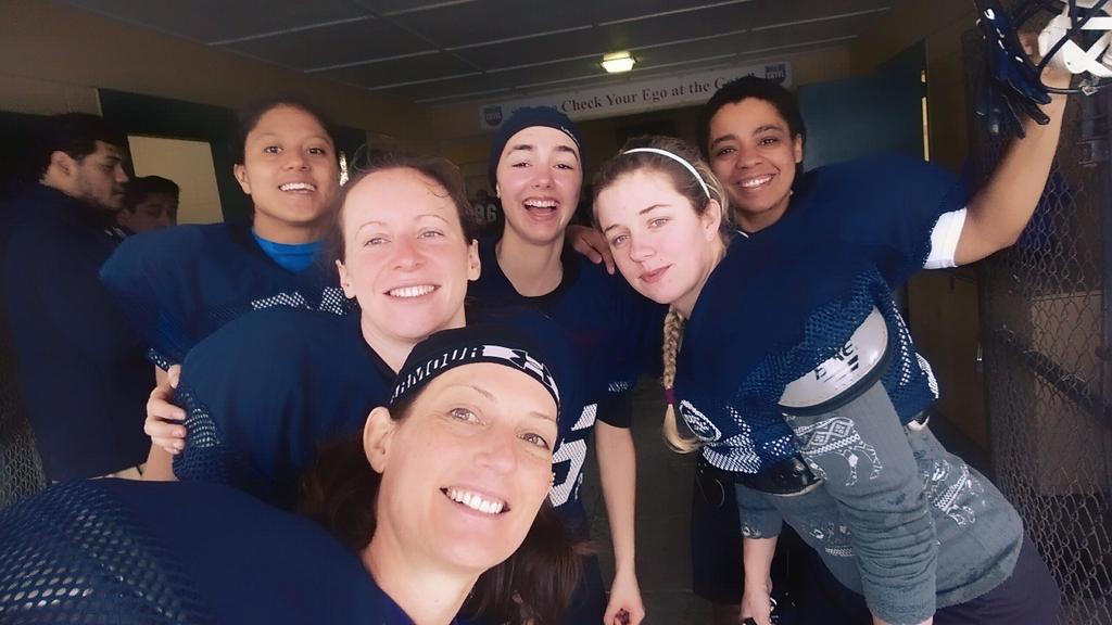 donnawilk33's tweet photo. Runningbacks put work in today! #wwfg2 #sisters #OneWorld http://t.co/Q8kA5WNVwS