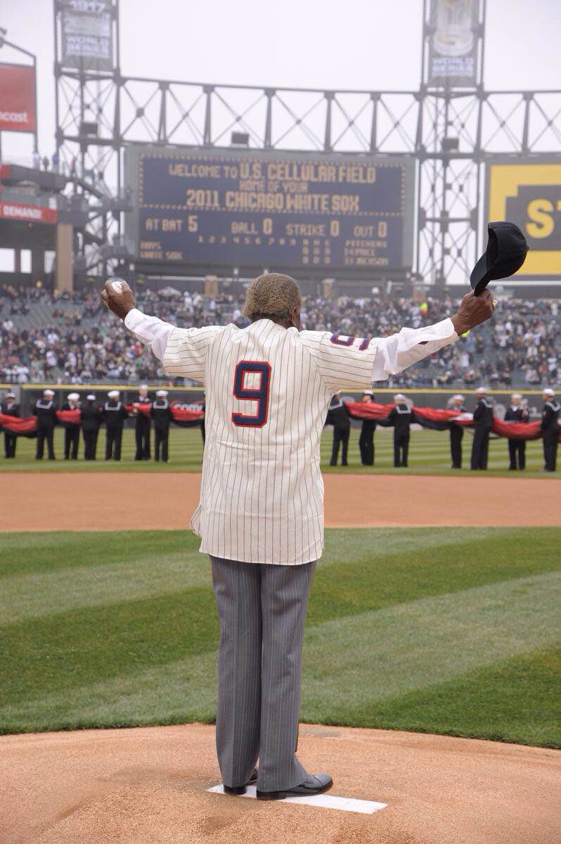 whitesox's tweet photo. “We have lost our friend and a great man."

Todays Inside the #WhiteSox blog post: http://t.co/WvdetsZv5k http://t.co/HhTZS3miOk