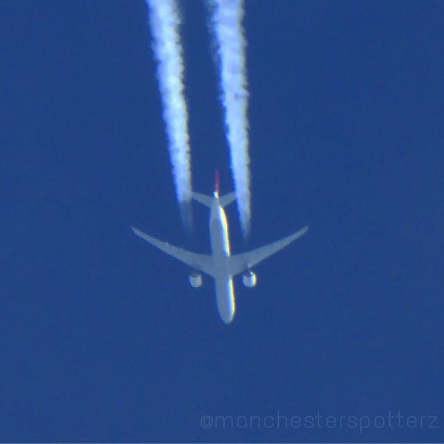 MEGAPLANE's tweet photo. #MEGAPLANE by manchesterspotterz Turkish Airlines A330 heading over Manchester Airport✈️ #manchesterairport #avatio… http://t.co/CZXLI1US7S