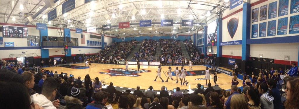 DePaulSGA's tweet image. Cheering on #DPUWBB today! #BDW2015