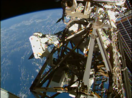 Rainmaker1973's tweet photo. @ISS101 Thanks 4 the great twitter live coverage of #EVA31:as 4 the previous ones I was neve lost with your support! http://t.co/jDEeTqemgu