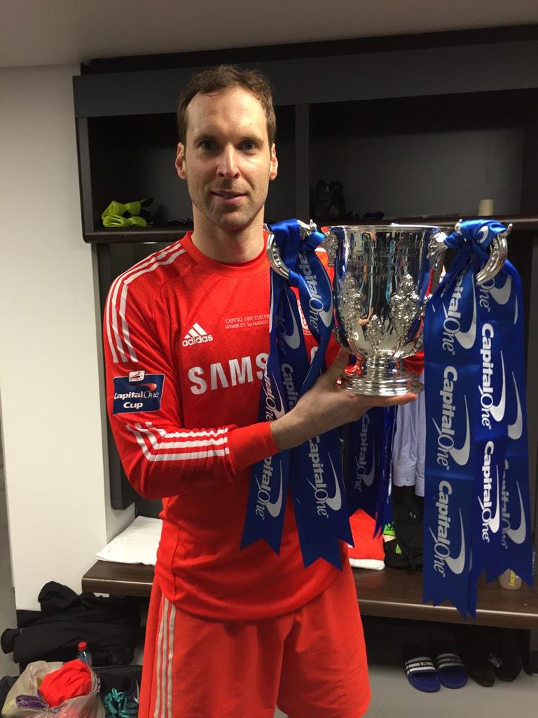 PetrCech's tweet photo. Happy day 😄👌 http://t.co/Rb2OgXTTBF
