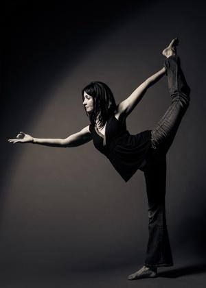 todo_yoga's tweet photo. Yoga girl http://t.co/GbWx68nsak #yoga http://t.co/C1gKm7UxBY http://t.co/STvnWUpyZ0