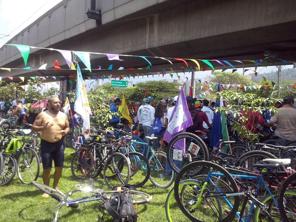 ericalopera1's tweet photo. Todavía tienes tiempo para disfrutar del ciclopicnic en @ParquesdelRio aprovecha el #FMB4 #G6F http://t.co/tbvaNF5kYC