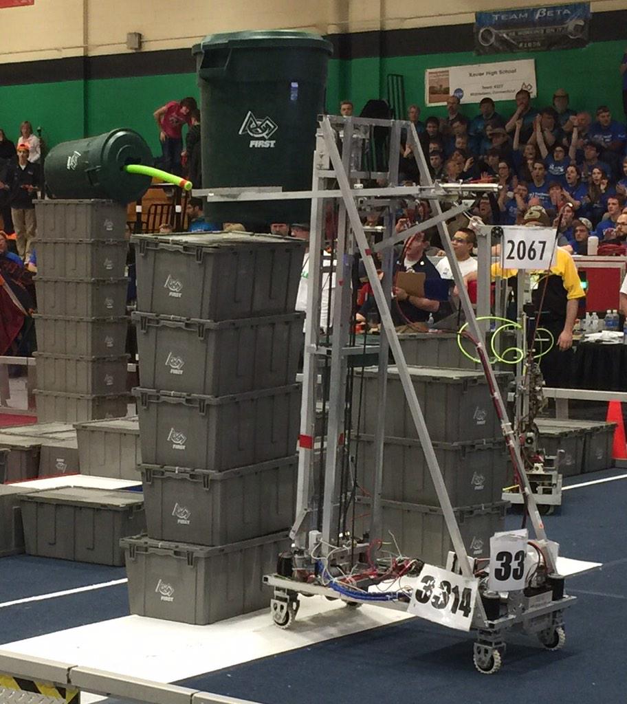 Down to the wire <a href="/FRC3314/">Mechanical Mustangs</a> and @technoticks236 omgrobots <a href="/FIRSTweets/">FIRST</a>