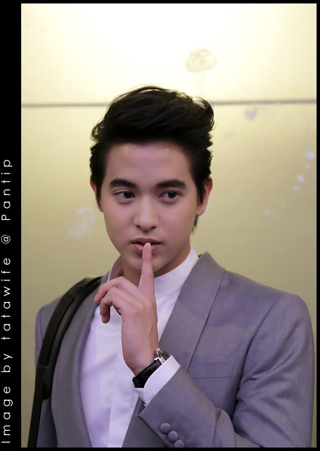 เจมส์ เมื่อเย็น [1/3/2015] แค่สองรูปก่อนนะคะ ง่วงเกิ๊นนน cc: <a href="/Onlyjamesji/">ᴏɴʟʏ ᴊᴀᴍᴇsᴊɪ</a>