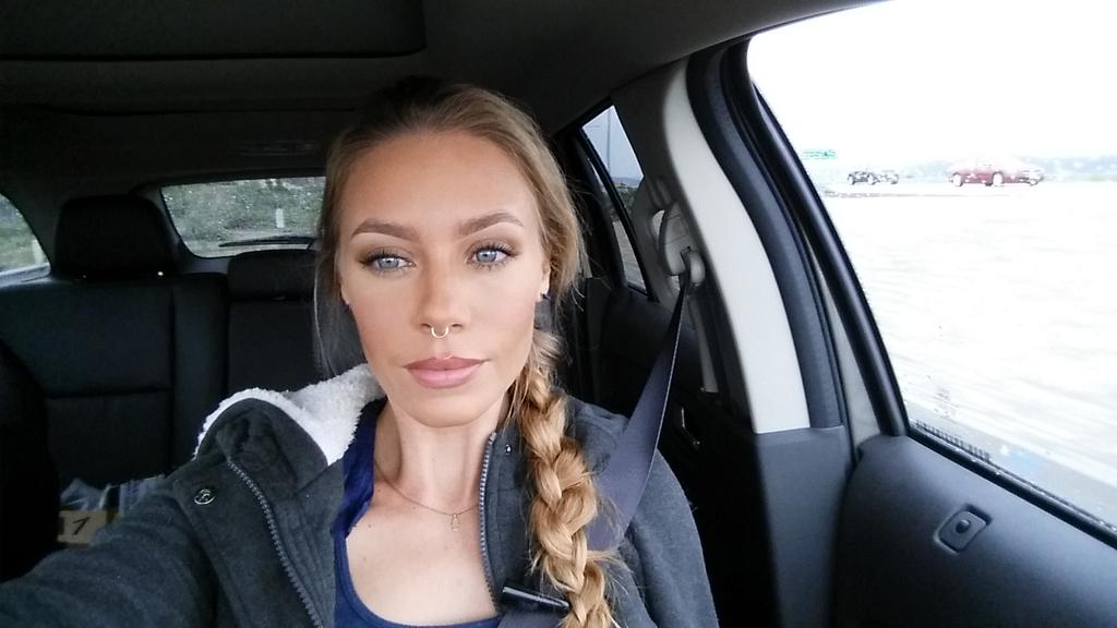 XNicoleAnistonX's tweet photo. Up to LA I go for lunch and shopping ♡ So chilly!  :)
Hope your weekend is going wonderfully! http://t.co/QOW3nyYeN3