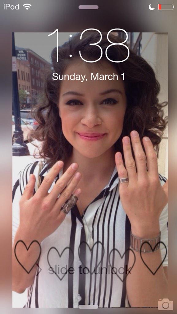 lockscreensofc's tweet image. tatiana maslany lockscreen

retweet if you want it and I'll dm it to you