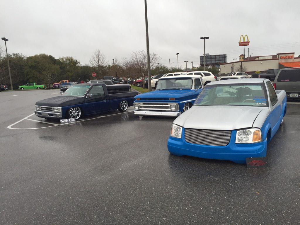 bd94s10's tweet photo. #BadaBing posted up with our Severed Ties club and Associates. #DIITD 2015 @MikeMurray13 #STVic &amp; Steven 👍 http://t.co/qNmv3Paldd