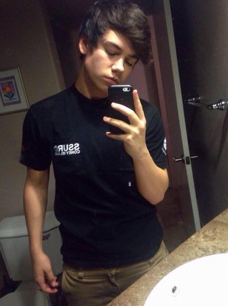 Your local Transgender boy is here. RT?