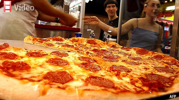 TheEconomist's tweet photo. Rising dough in the pizza industry http://t.co/6KF0chCif4 http://t.co/KLoK1jgQEX