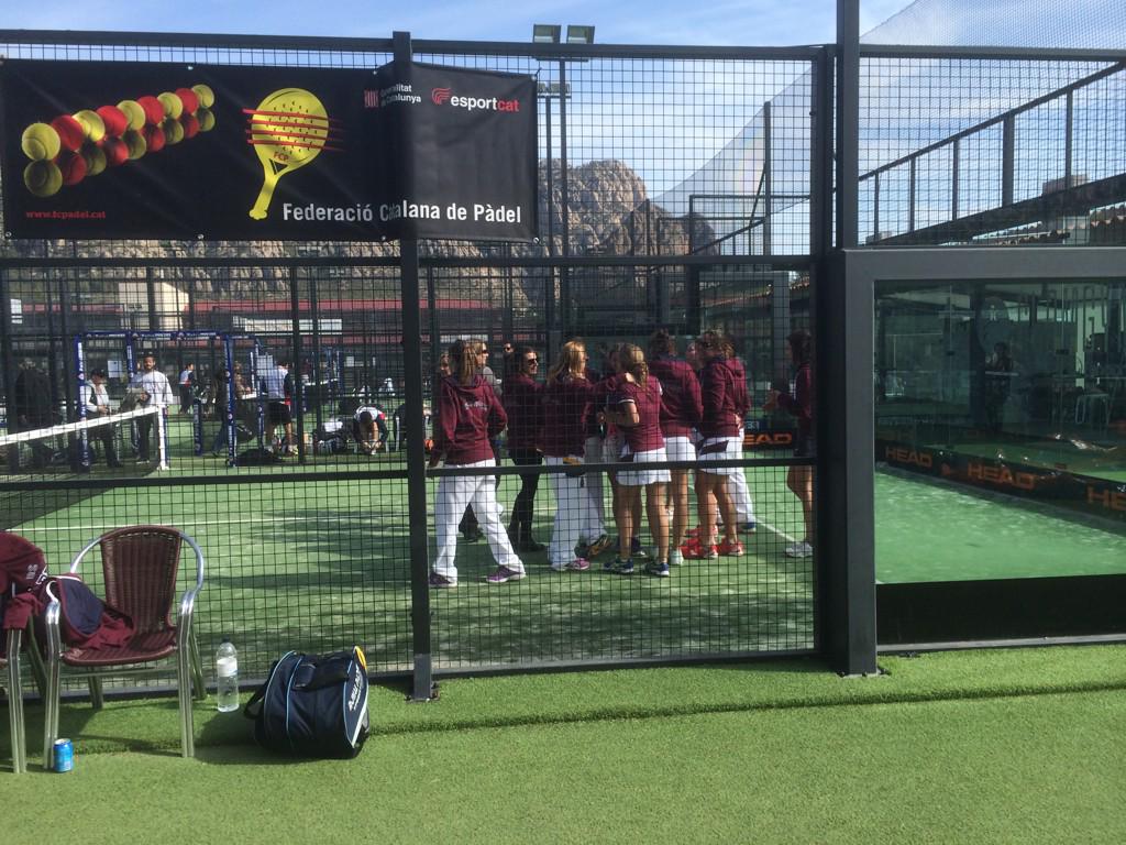 Así han festejado el <a href="/RCPoloBarcelona/">Real Club de Polo de Barcelona</a> #PadelFemenino su título en el #CtCATEq1a !! #padel 🎥 ow.ly/3xqDZR
