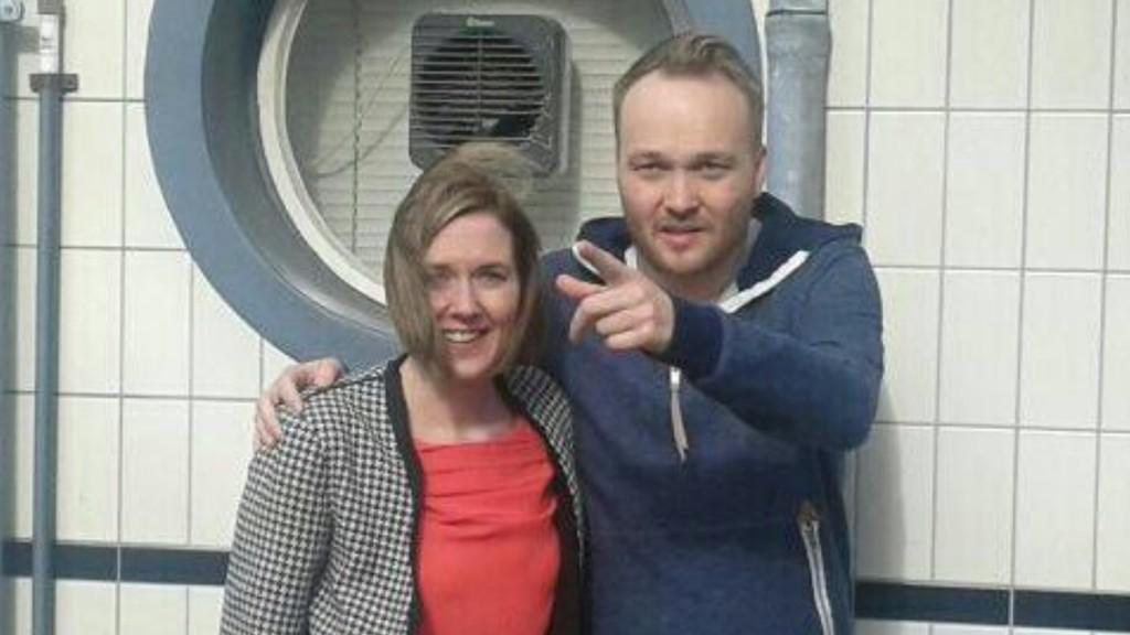 VVDZwolle's tweet photo. Zo @regiencourtz bij Zondag Met Lubach als populairste #Stemtinder kandidaat! #ZML #Zwolle http://t.co/Jxm4cEOzYz http://t.co/nWPRRlFxjN