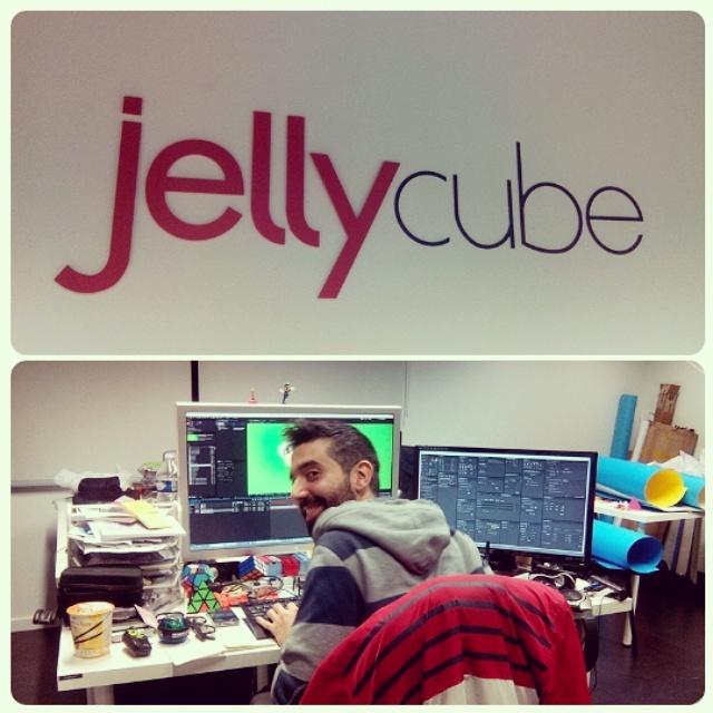 LavalisedeJosna's tweet photo. Chez @Jellycube_be :-) j'encourage mon chéri @hello_im_flo ! #workingonsunday http://t.co/PjeXKDxx6J