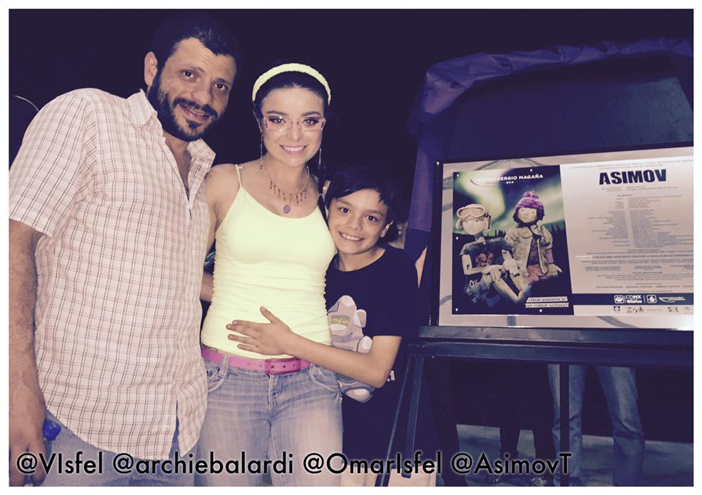 VIsfel's tweet photo. #FELIZ develando placa de @AsimovT y aún más al formar parte de tan hermoso proyecto. Gracias Amor @archiebalardi. http://t.co/d2LJq8vWoN