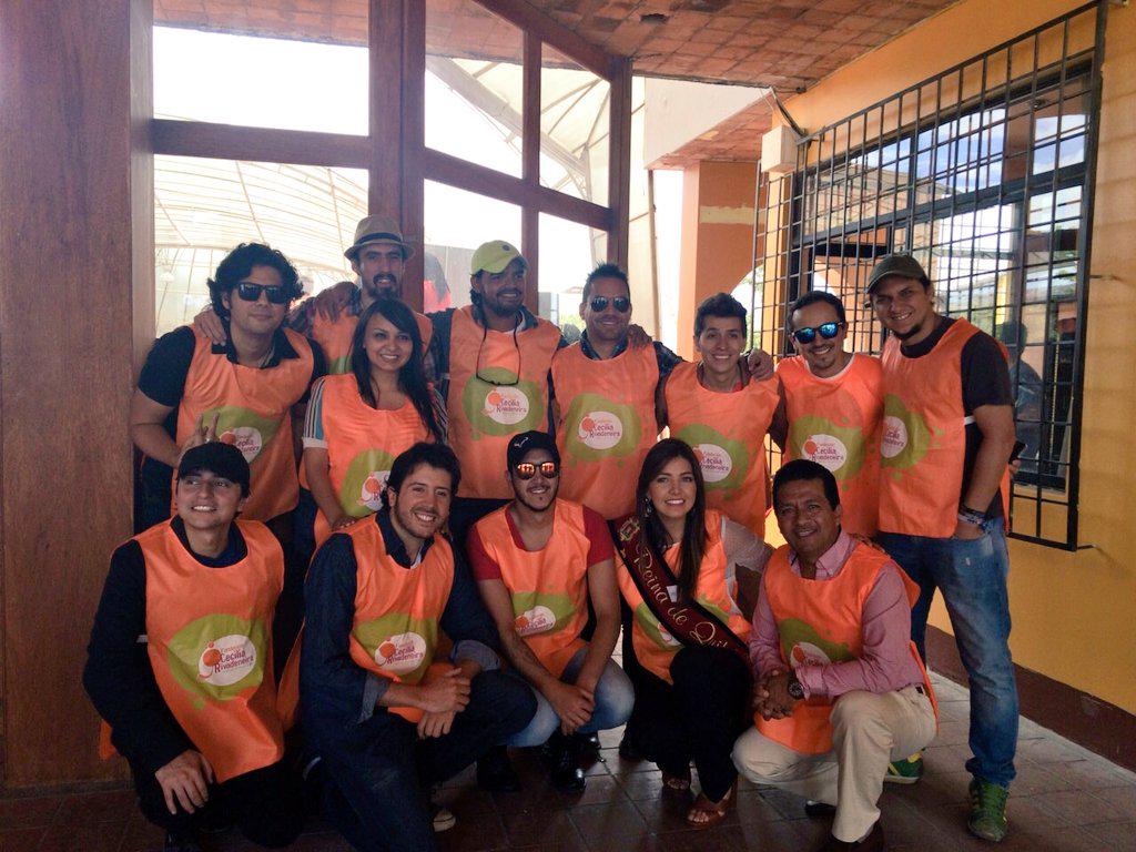 JuntosSomosVida's tweet photo. Unidos por la sonrisa de los niños/as con cáncer #JuntosSomosVida http://t.co/PUkNcGPPRT
