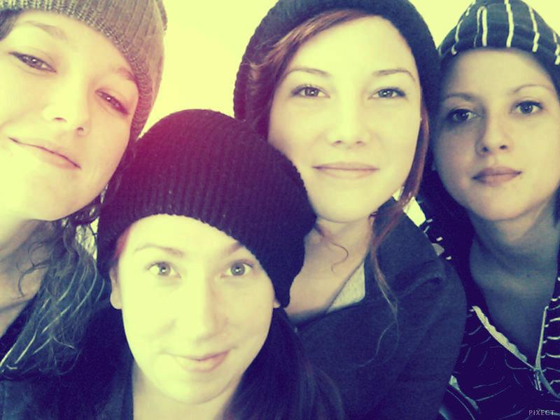 Les_Motadith's tweet photo. Sunday meeting ChillaX a la casa de Rox #Chill #Brainstorm #Motadith http://t.co/5vqwjnNag4