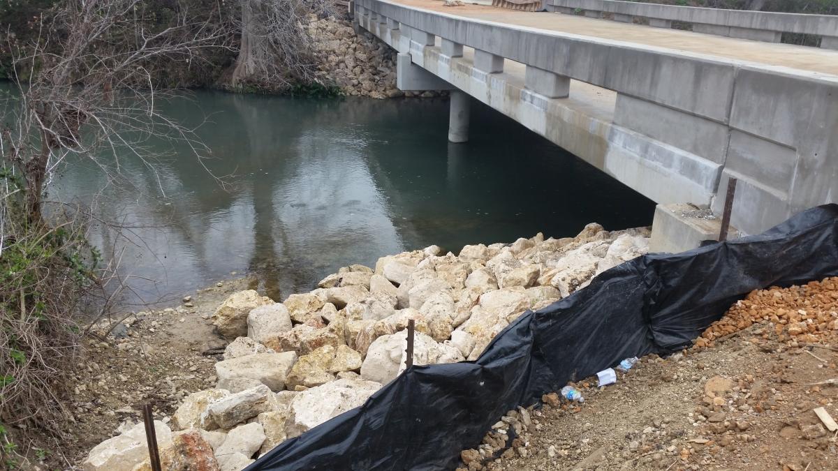 sanmarcosriver's tweet photo. Have you seen the new bridge at 101 where the tubers entered the river? http://t.co/MAlDajxgeT #txst #smriver #smtx http://t.co/UznS1TTtUq