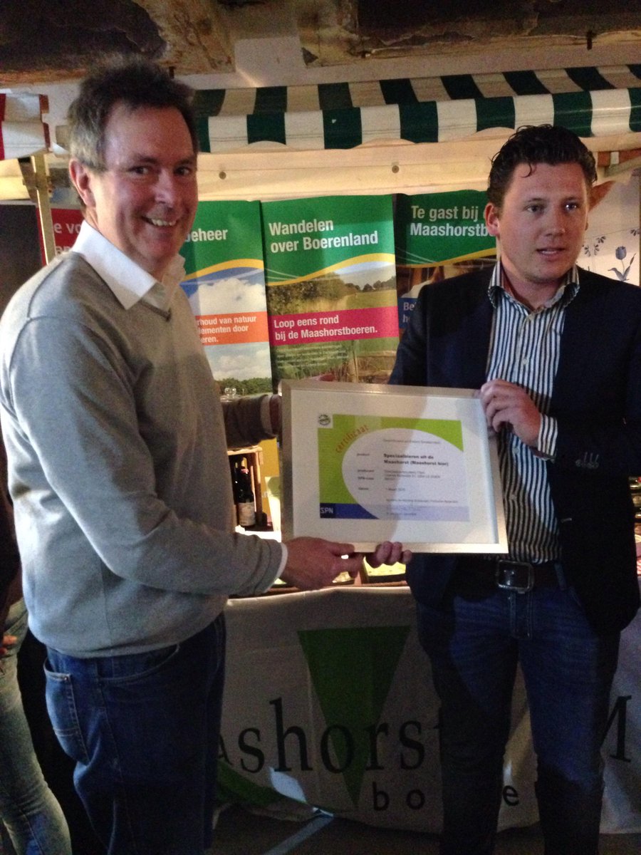 Fokke Roeland spec bierbrouwerij Oijen SPN certificering uitreiking oorkonde op beurs <a href="/VoetsSpec/">Voets Specialiteiten</a>