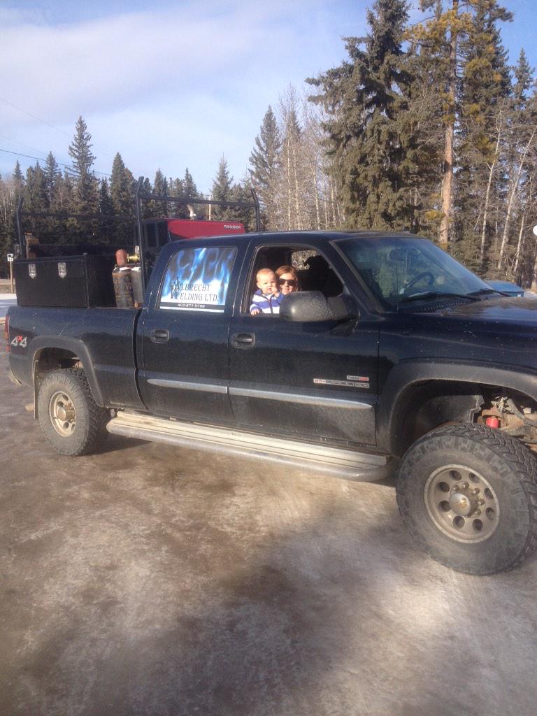 alpache73's tweet photo. @tashajcook #albertadream #family loving looking for rigs with my family! http://t.co/CLzQgA8SZg