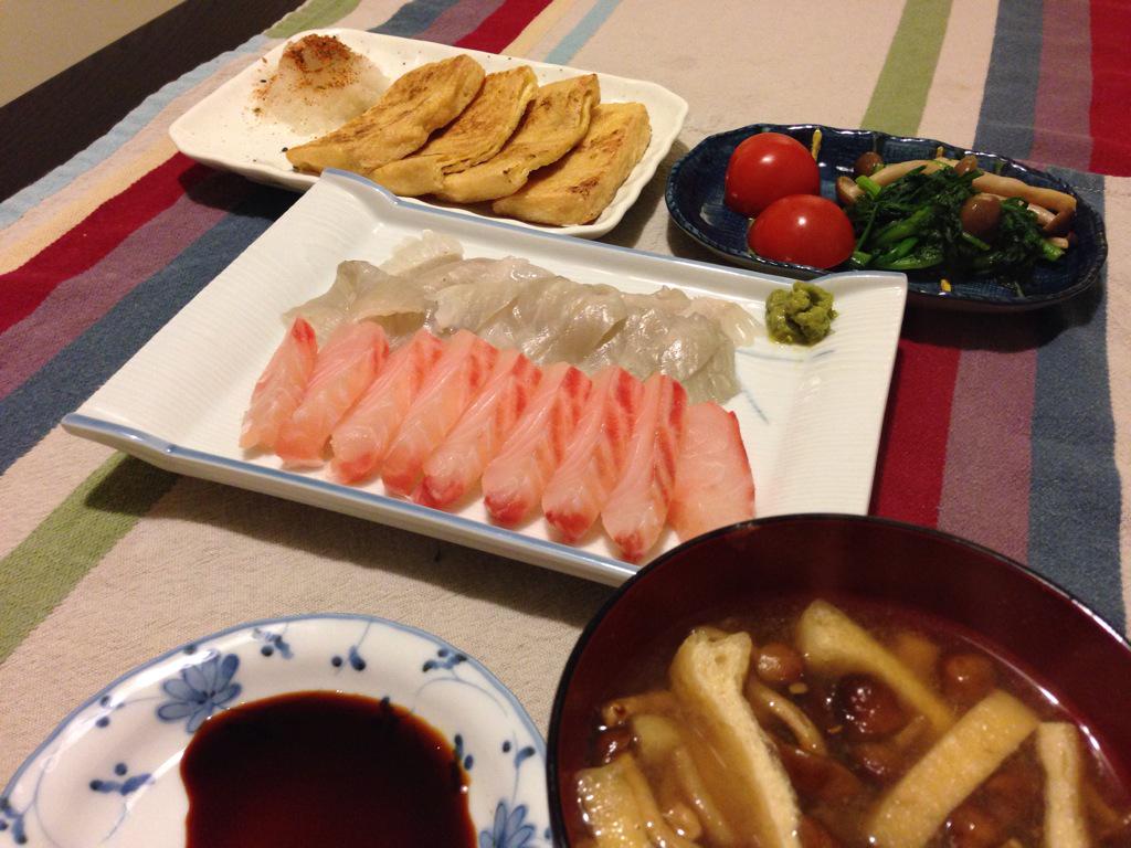 団長 三浦半島なんでも探偵団 日曜の自炊晩御飯は 平目の縁側とティラピアの刺身 揚げ焼き なめこ汁など みんなうめいっ Http T Co Jilhnoif1j Twitter