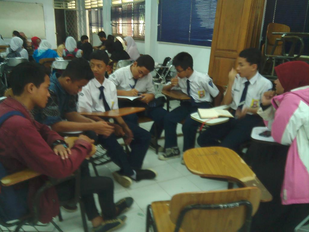 putriikhairina's tweet photo. 1 maret 2015 ~~ Kumpul zona 3 >> Pemilihan Ketua GENOSI zona3 @GenosiZona3 @iradah_bmedia  @rinii_06697 @lukmanfaqot http://t.co/suMoUoOmeA